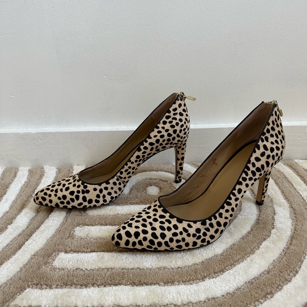 Ann Taylor Cheetah Liz Zipper Heel size 7.5